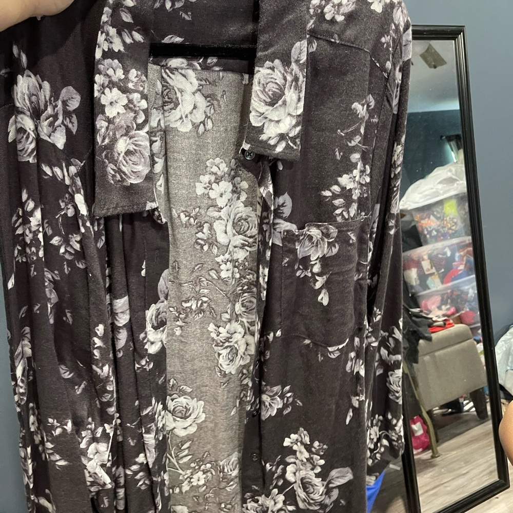 Beautiful soft button down from Torrid size 6 AKA 30